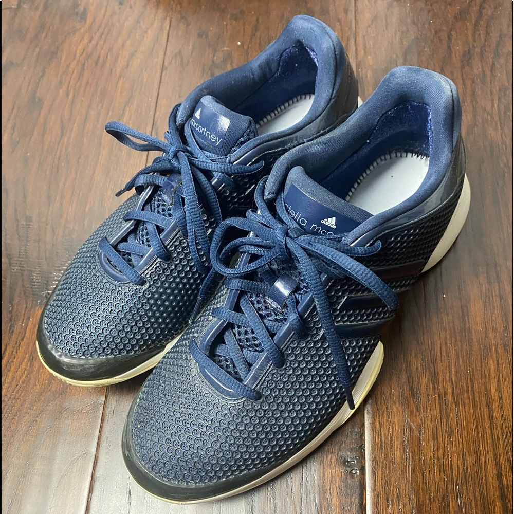 STELLA tennis shoes.